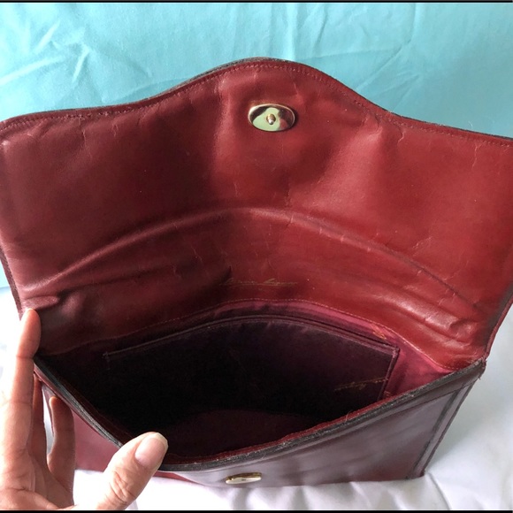 Vintage Etienne Aigner clutch. - Picture 4 of 5